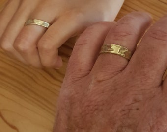 His And Hers 14K Gold Wedding Band Set, Men's Solid Gold Wedding Band, Women's Unique Wedding Ring, Hammered Gold Matching Rings