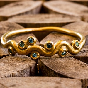 Dainty Tree Inspired Blue Diamond Gold Branch Ring, Women&#39;s 14k Gold Nature Inspired Small Diamonds Ring