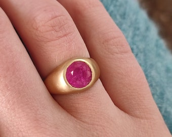 Ruby Signet Ring for Women, 18K Gold Signet Ring with Translucent Ruby, Women's Red Signet Ring, Unique Gemstone Ring, Large Matte Gold Ring