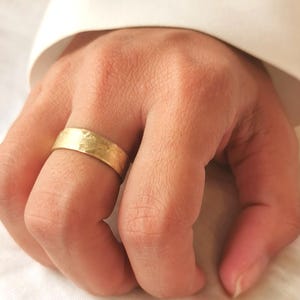 6mm Gold Hammered Wedding Band, Organic Gold Wedding Band for Men and Women, Matte Gold Finish