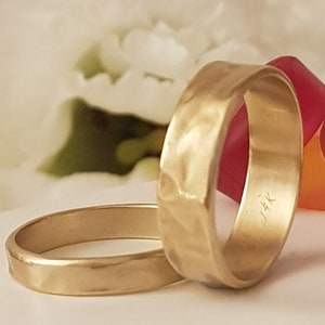 Hammered Wedding Band Set, His and Hers Wedding Ring Set, Matching 18K Yellow Gold Rings, His and Hers Bands 6mm wide and 4mm wide