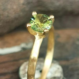 Handmade Tourmaline Ring, 6mm Green Tourmaline 18k Organic Gold Gemstone Ring