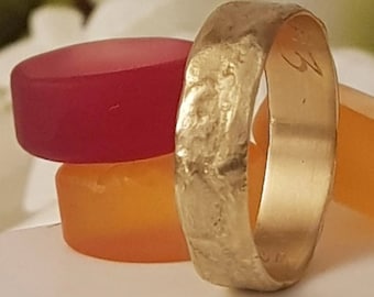 Men's 14K Gold Wedding Band, 6mm Hammered Band, Unique Minimalist Ring