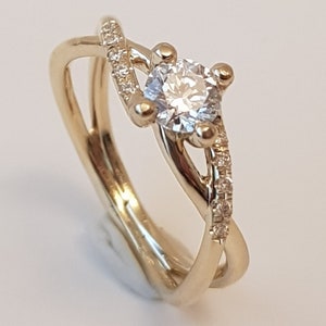 Spiral Diamond Engagement Ring 18K Gold Swirl / Swiral Diamond Ring