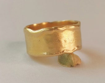 10k Solid Gold Ring with Wavy Edges , Unique Jewelry