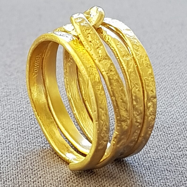 18k Gold rings for women Unique hammered wedding band