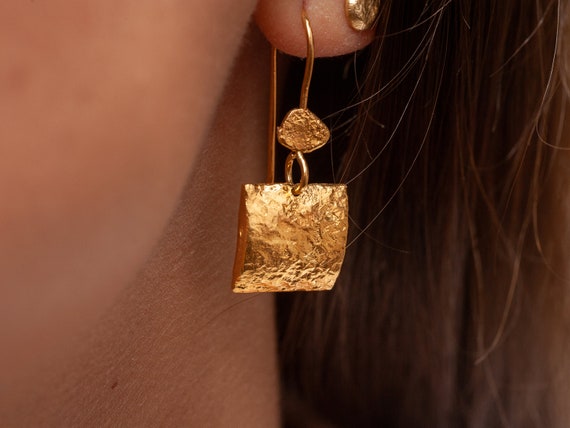 Graduated Hammered Disc Earrings for Women | Jennifer Meyer