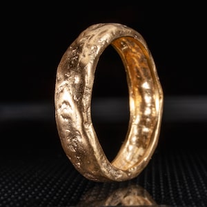 Men&#39;s Textured Gold Wedding Band, 14k Solid Yellow Gold Ring, Unique Hammered Gold Wedding Ring, Melted Gold Style Ring, Organic Gold Ring