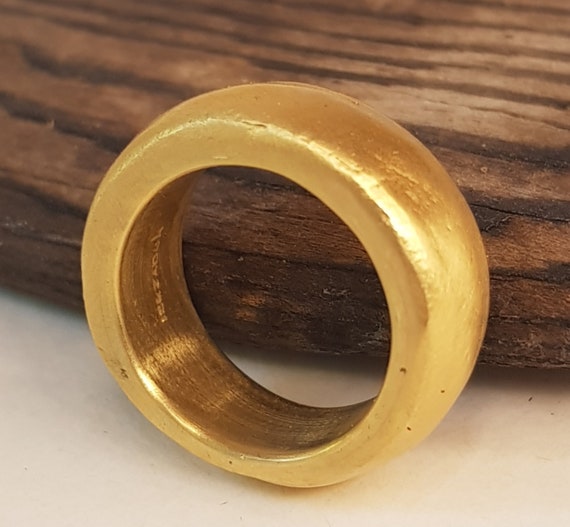 Capsule Ring – Amrapali Boutique