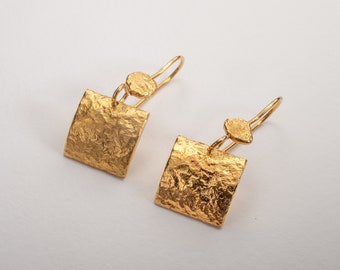 18k Solid Gold Earrings, Small Square Hammered Gold Earrings, Women's 18k Gold Earrings, Textured Gold Earrings, Handmade Gold Earrings