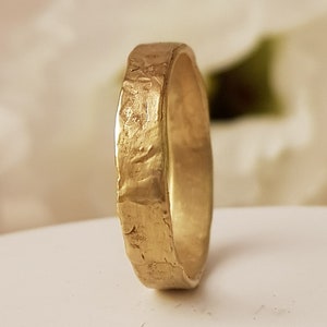 18k Solid Gold Ring For Women, 4mm Wedding Band, Hammered Gold Ring, Textured Ring, Unique Wedding Band, Simple Gold Ring, Rough Gold Ring