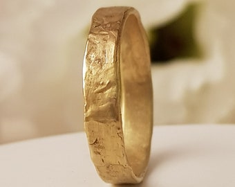 18k Solid Gold Ring For Women, 4mm Wedding Band, Hammered Gold Ring, Textured Ring, Unique Wedding Band, Simple Gold Ring, Rough Gold Ring