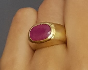 Burma Ruby Ring, Red Ruby Signet Ring, Thick 18k Gold Ring, Red Burmese Ruby Ring, Women's Signet Ring, Statement Ruby Ring, Gemstone Ring