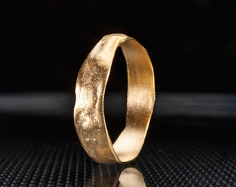 18k Hammered Gold Ring Matte Finish, Textured Gold Wedding Band for Men, Artisan Handmade Gold Jewelry