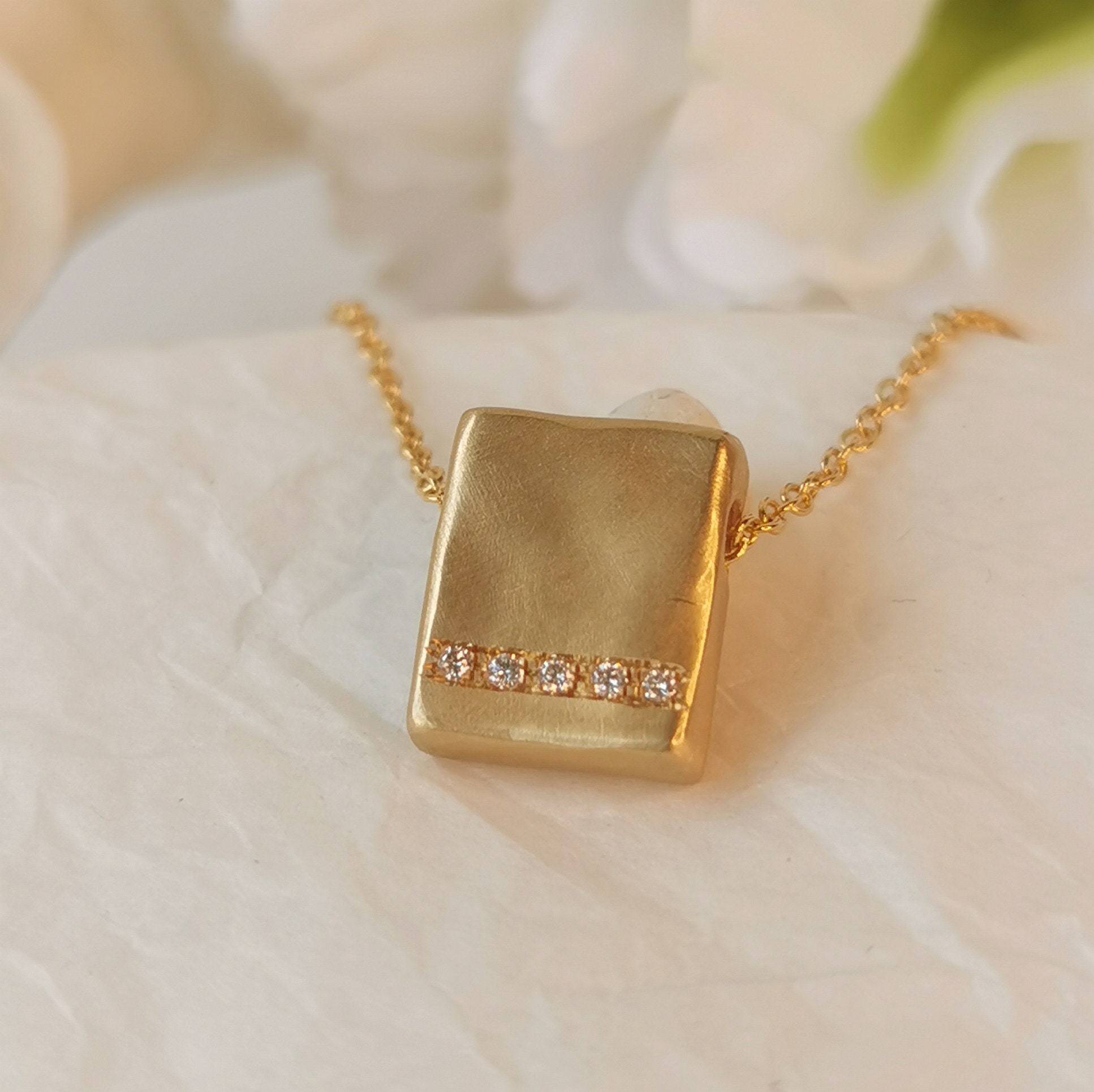 14k Solid Gold Square Pendant Necklace With 5 Small Diamonds 14k Solid Gold Square Pendant Necklace With 5 Small Diamonds