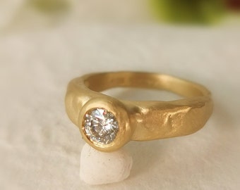 Moisanite Gold Ring, Textured 18k Solid Gold Molten Band with White Moissanite Gemstone, Ancient Hammered Thick Unique Engagement Ring