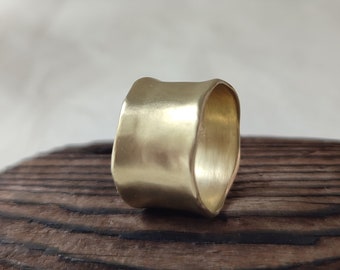 13mm Wide Wedding Ring, 18k Gold Cigar Band Ring, Unique Wide Gold Ring, Women’s Wedding Band, Men’s Wedding Band, Hammered Gold Band