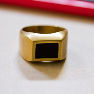 Man Onyx Cushion Ring, Black Onyx Signet Ring, unisex Onyx Wedding Ring, Minimalist Men Ring, Modern Men Ring, Men Gift image 3