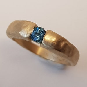 Solitaire Blue Diamond Engagement Ring for Women, Natural Diamond Jewelry, Vintage Style Ring, 18k Gold Textured Ring