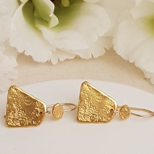 Gold hammered dangle Earrings for Women, Bridesmaid jewelry, Gift idea For Mom wife sister or Friend