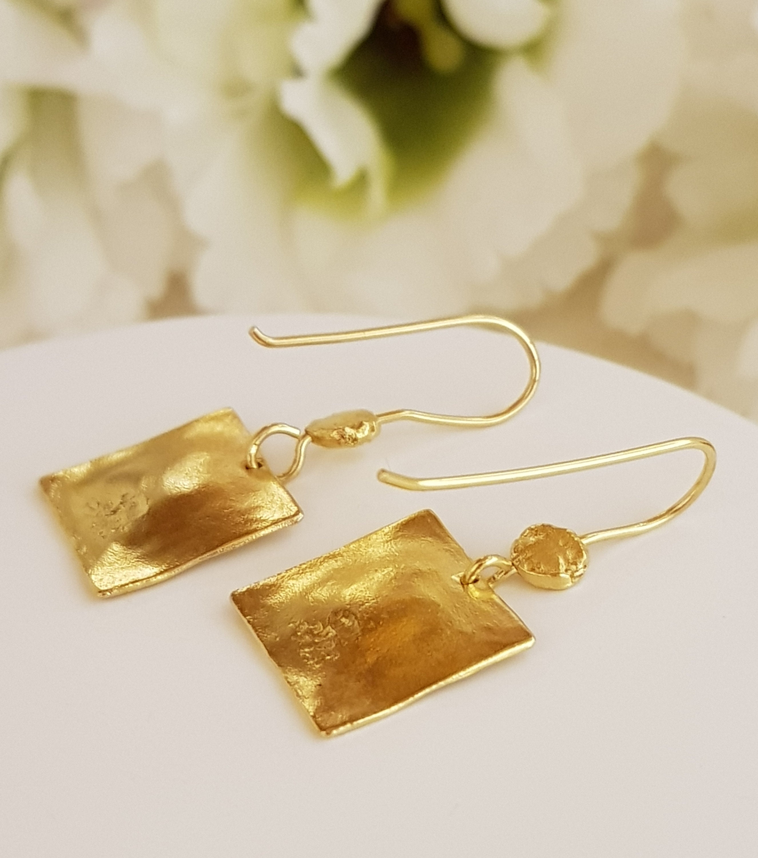 Orecchini Quadri Boho Martellati Oro Opaco - Pendenti Vintage Geometrici In Lega, Gioielli Artigianali Per Donne