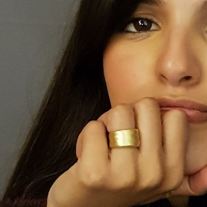 22K Solid Gold Wedding Band, Gold Cigar Band Ring, Wedding Ring for Men and Women, Hammered Gold Ring, 22k Gold Jewelry