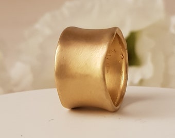 Handmade 14k Gold Wedding Band, Matte Finish Hammered Gold Men's Wedding Ring, Wide Cigar Band Ring, Minimalist Wedding Ring