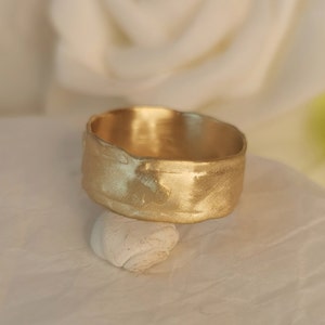 14K Solid Gold 8mm Wide Unisex Wedding Band, Matte Hammered Textured Molten Gold Ring