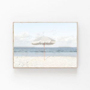 Impresión de sombrilla de playa, impresión de playa, póster minimalista moderno, arte de pared neutro, arte imprimible de playa, impresión de verano, sombrillas de playa aéreas