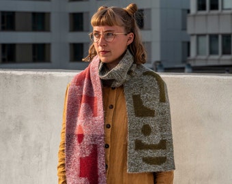 Knitting pattern Snip Scarf with abstract shapes – English