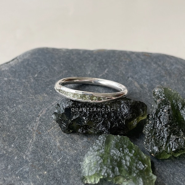 Handmade .950 Silver Moldavite Ring: Czech Meteorite Stone