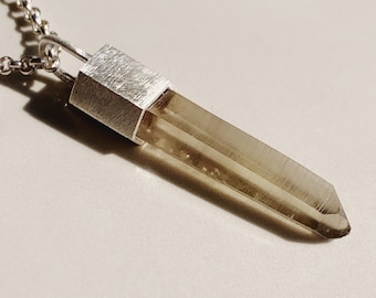 Talismán de citrino ahumado en plata .950 hecho a mano