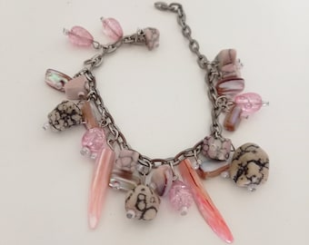 Vintage Pink Chunky Lucite Book Chain Style Bracelet 1950 display picture 1
