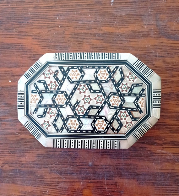 Vintage octagonal wooden mosaic box with mother o… - image 2