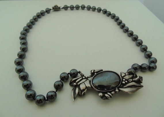 希少なヴィンテージヘマタイトシルバーブローチネックレス、クラシック