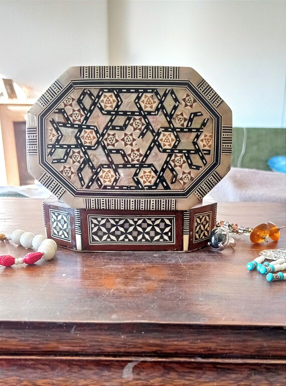 Vintage octagonal wooden mosaic box with mother o… - image 8