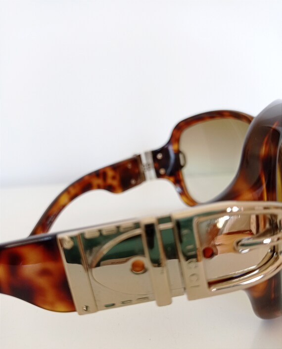 Gucci wide sunglasses in "belt" branches design, … - image 7