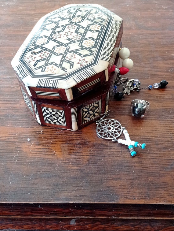 Vintage octagonal wooden mosaic box with mother o… - image 3