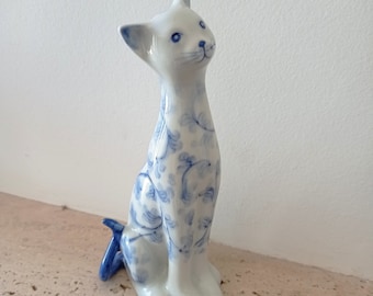 Figura de gato de porcelana vintage azul y blanca, pintada a mano, de colección.