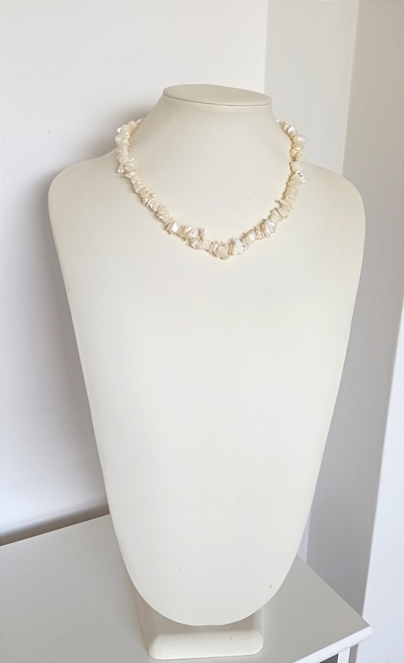 Vintage 80s minimal shell chips necklace, beaded … - image 4