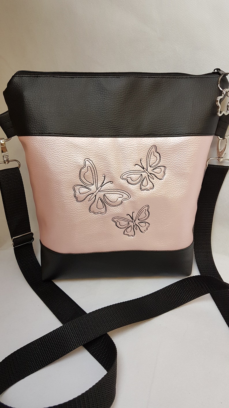 Handtasche Schmetterling rose metallic Umhängetasche Kunstleder Tasche mit Anhänger Frühling Bild 7