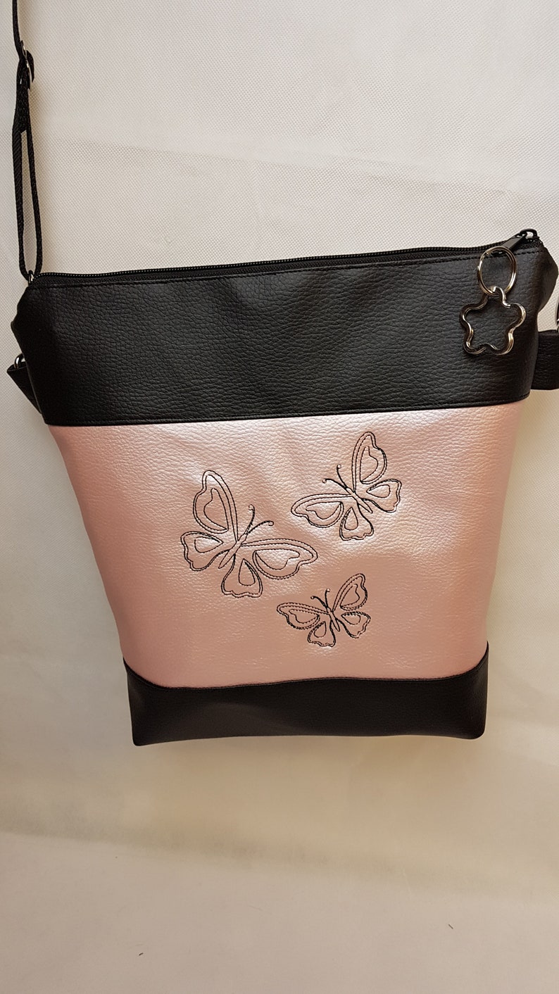 Handtasche Schmetterling rose metallic Umhängetasche Kunstleder Tasche mit Anhänger Frühling Bild 2