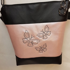 Handtasche Schmetterling rose metallic Umhängetasche Kunstleder Tasche mit Anhänger Frühling Bild 3