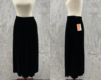 Vintage 80s Women's S Pleated Black Velour Velvet Full A Line Midi Skirt Witchy