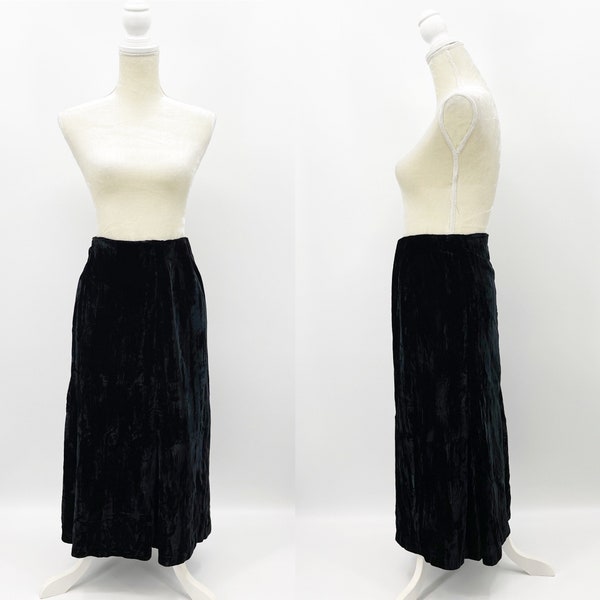 Norma Kamali Vintage 80s Women's 10 Black Velvet Midi Length Fluted Skirt Witchy