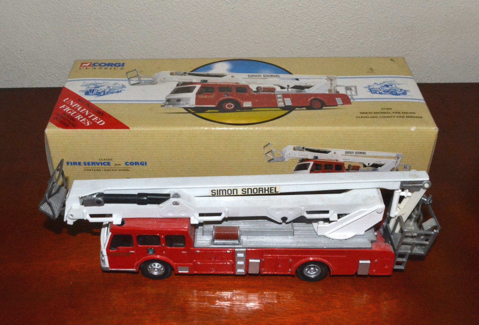 CORGI SNORKEL FIRE ENGINE イギリス製　ヴィンテージ CORGI SNORKEL FIRE ENGINE イギリス製 ヴィンテージ