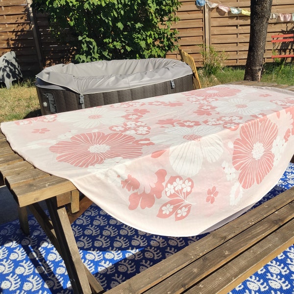 Nappe ronde vintage fleurie rose