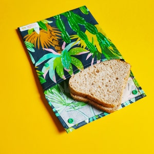 Sandwich and snack bag with green cactus patterns image 1