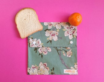 Sandwich and snack bag with cherry blossom pattern