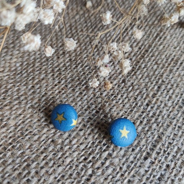 Puces d'oreilles en tissu surcyclé bleu marine étoiles dorées